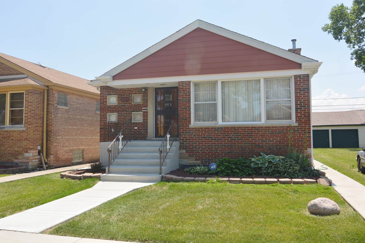 3321 84th Place - Photo 1