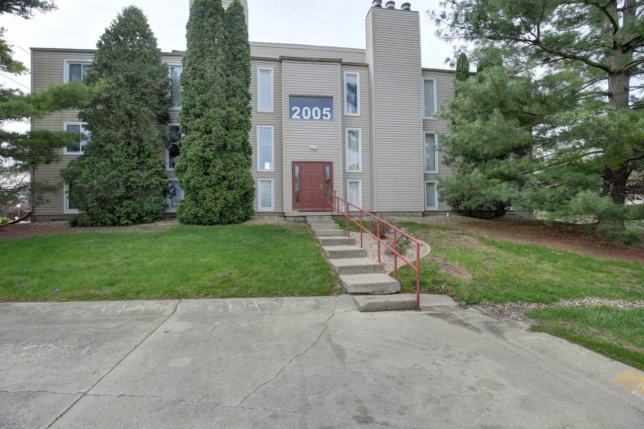 2005 Mattis Avenue - Photo 1