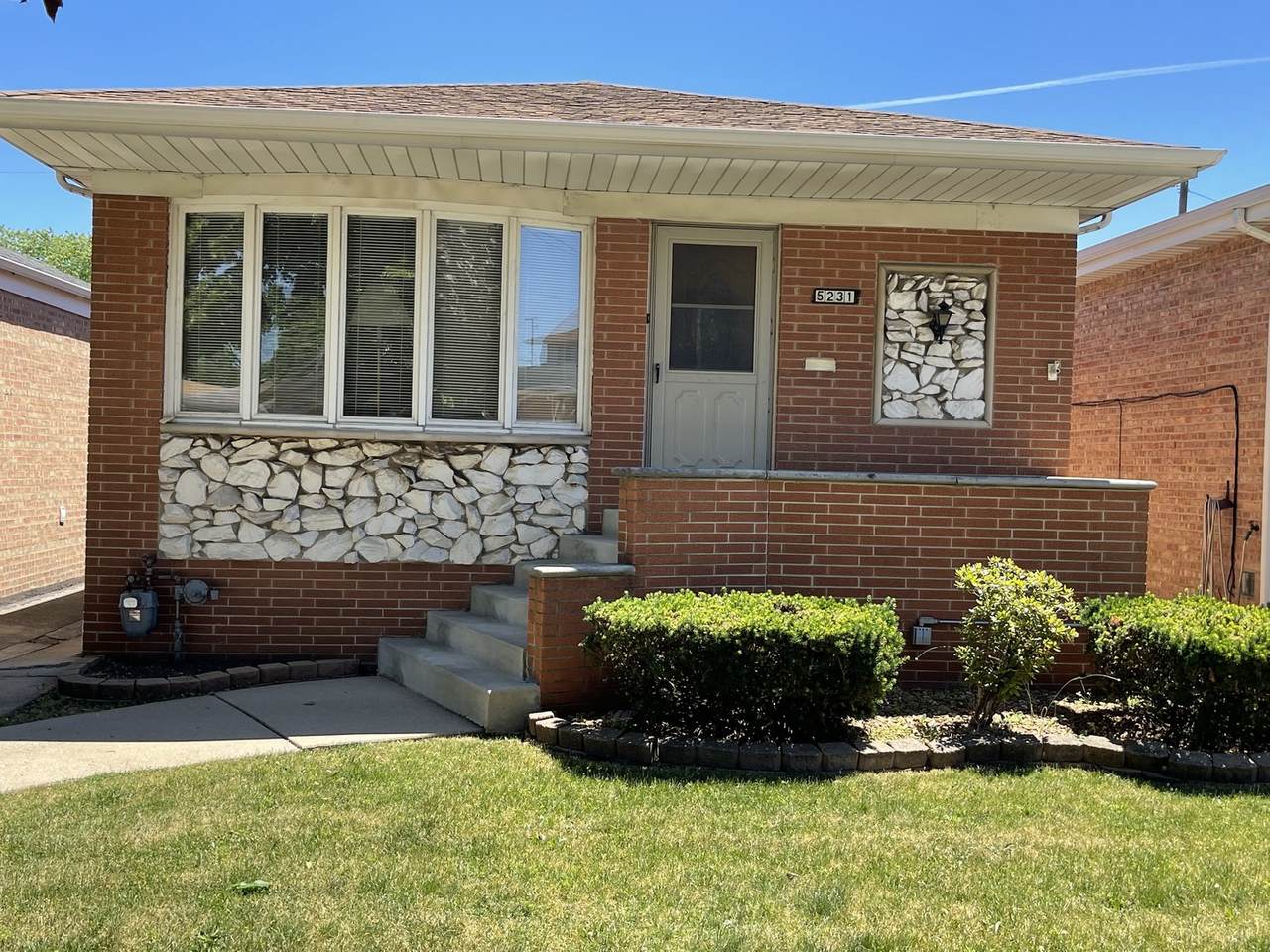 5231 Oak Park Avenue - Photo 1
