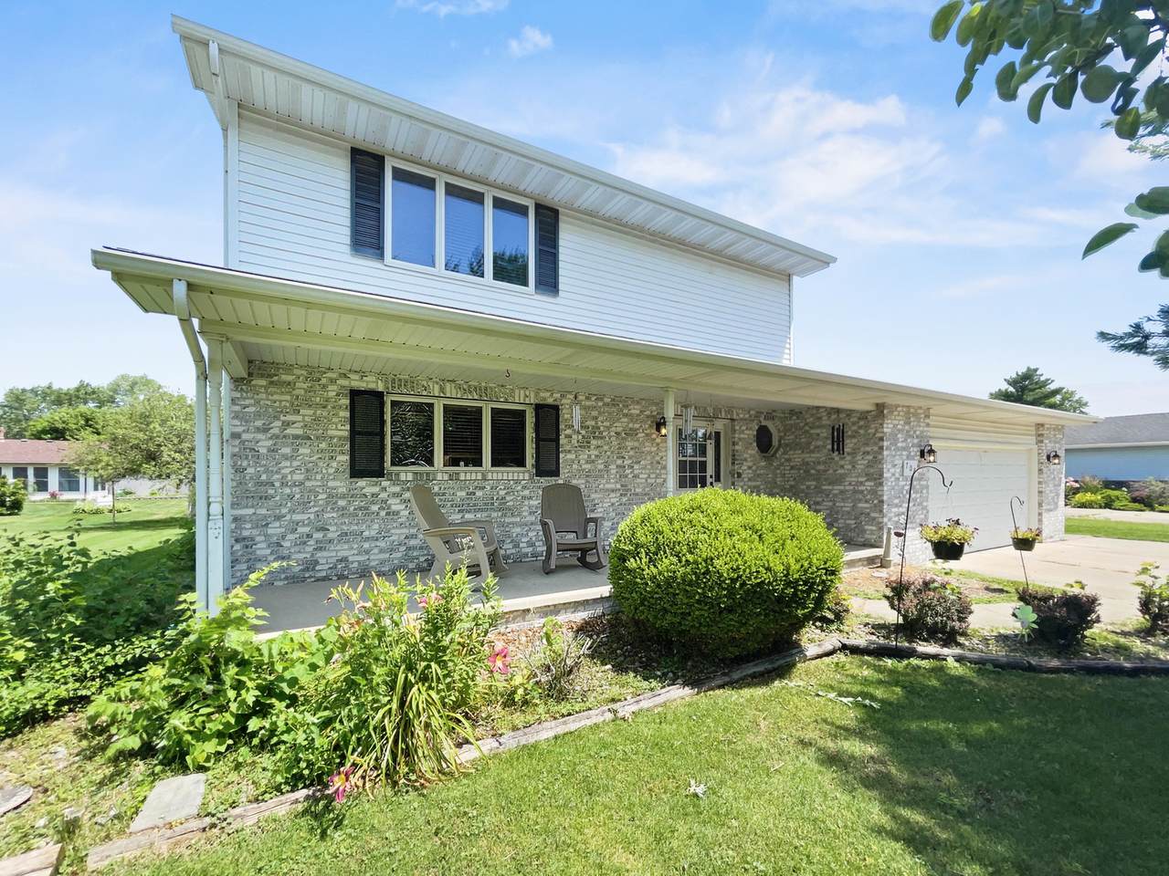 708 Ash Street - Photo 1