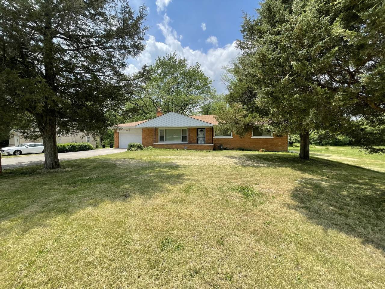 18020 Springfield Avenue - Photo 1