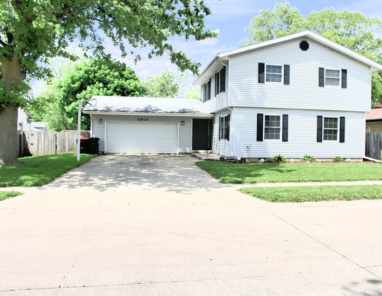 1013 Pinecrest Drive - Photo 1