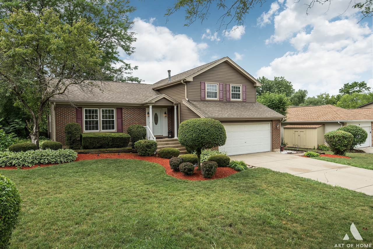 1271 Parkwood Circle - Photo 1