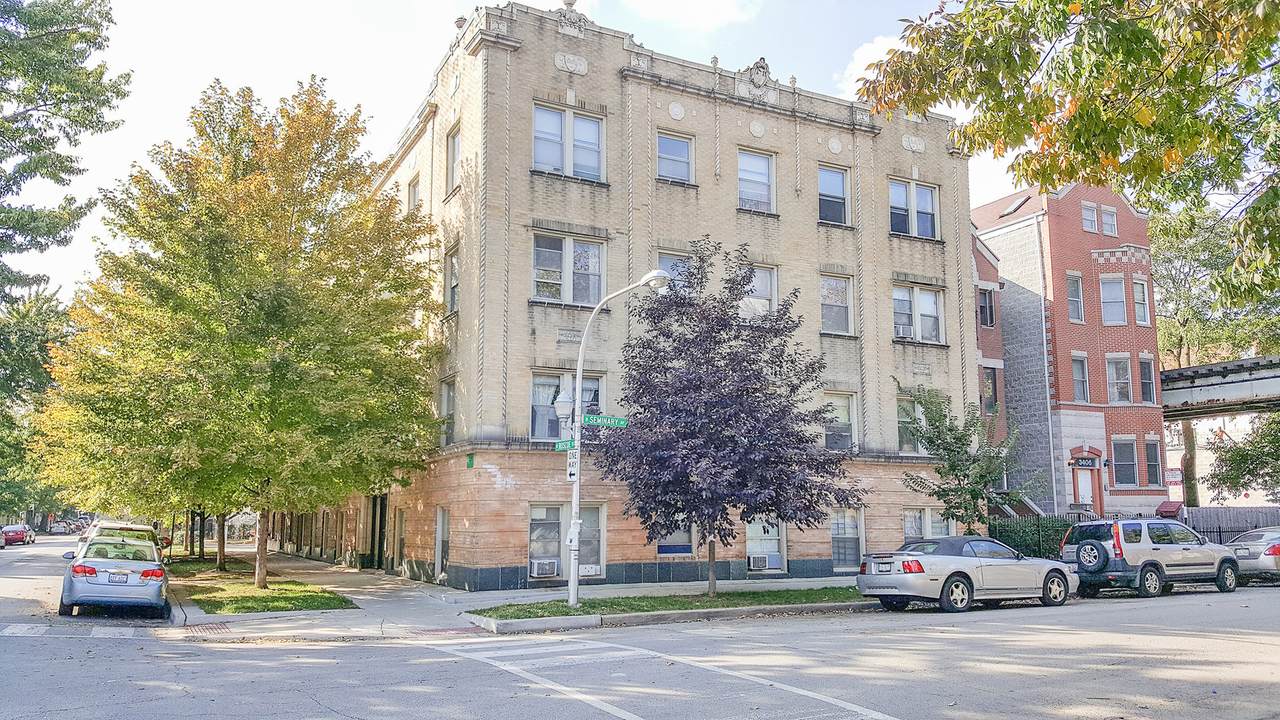 1100 Roscoe Street - Photo 1
