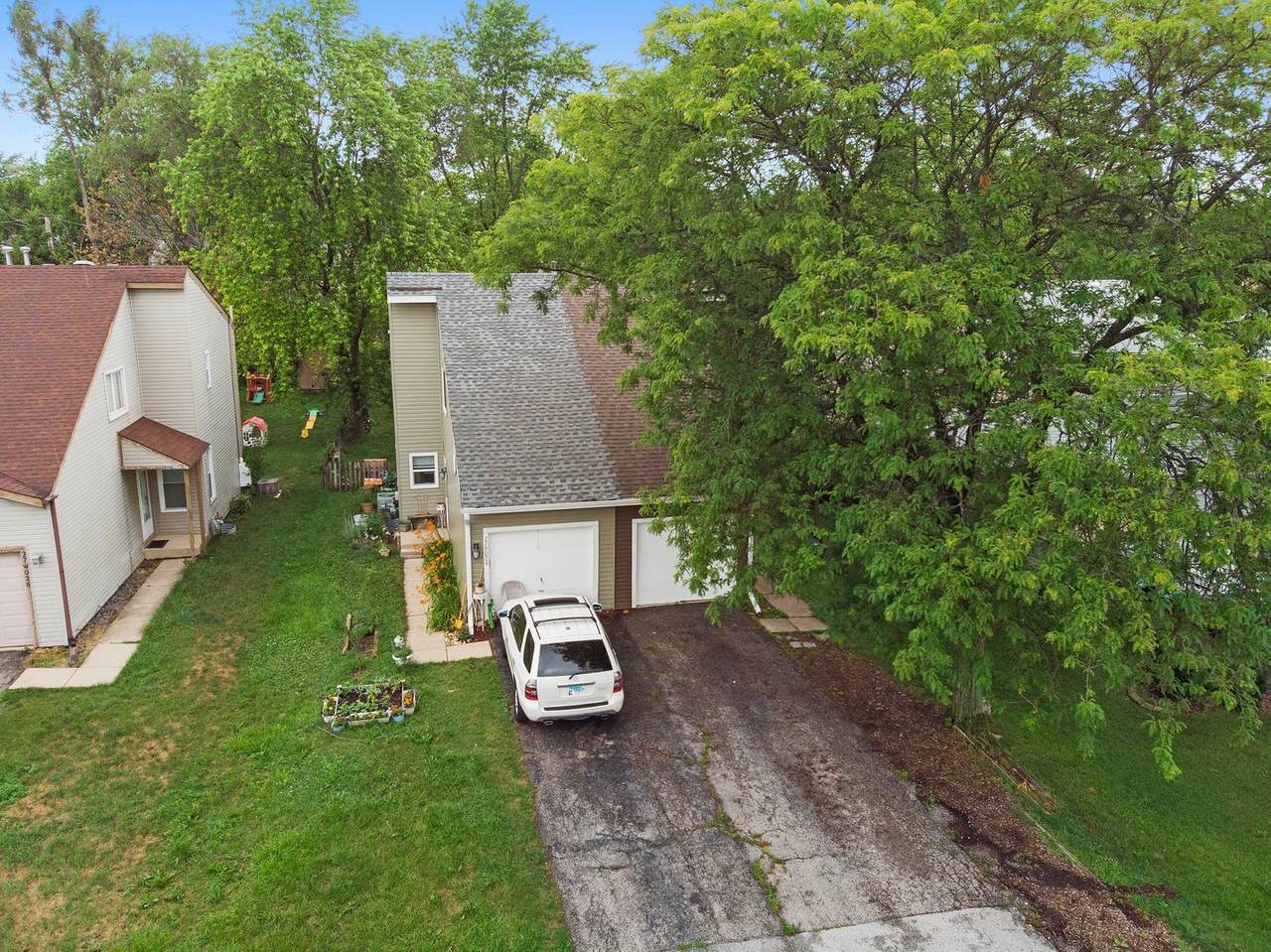 27W020 Cooley Avenue - Photo 1