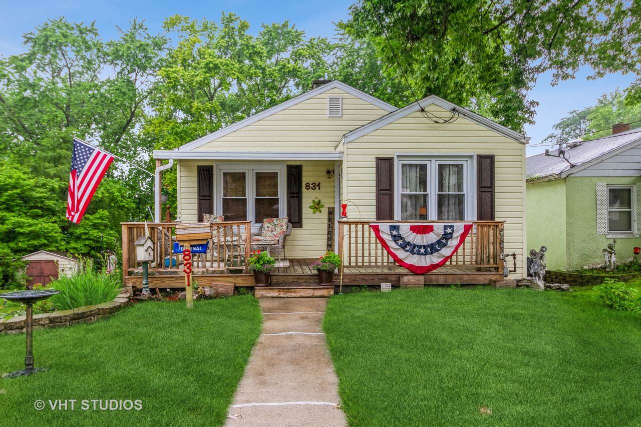 831 River Drive - Photo 1