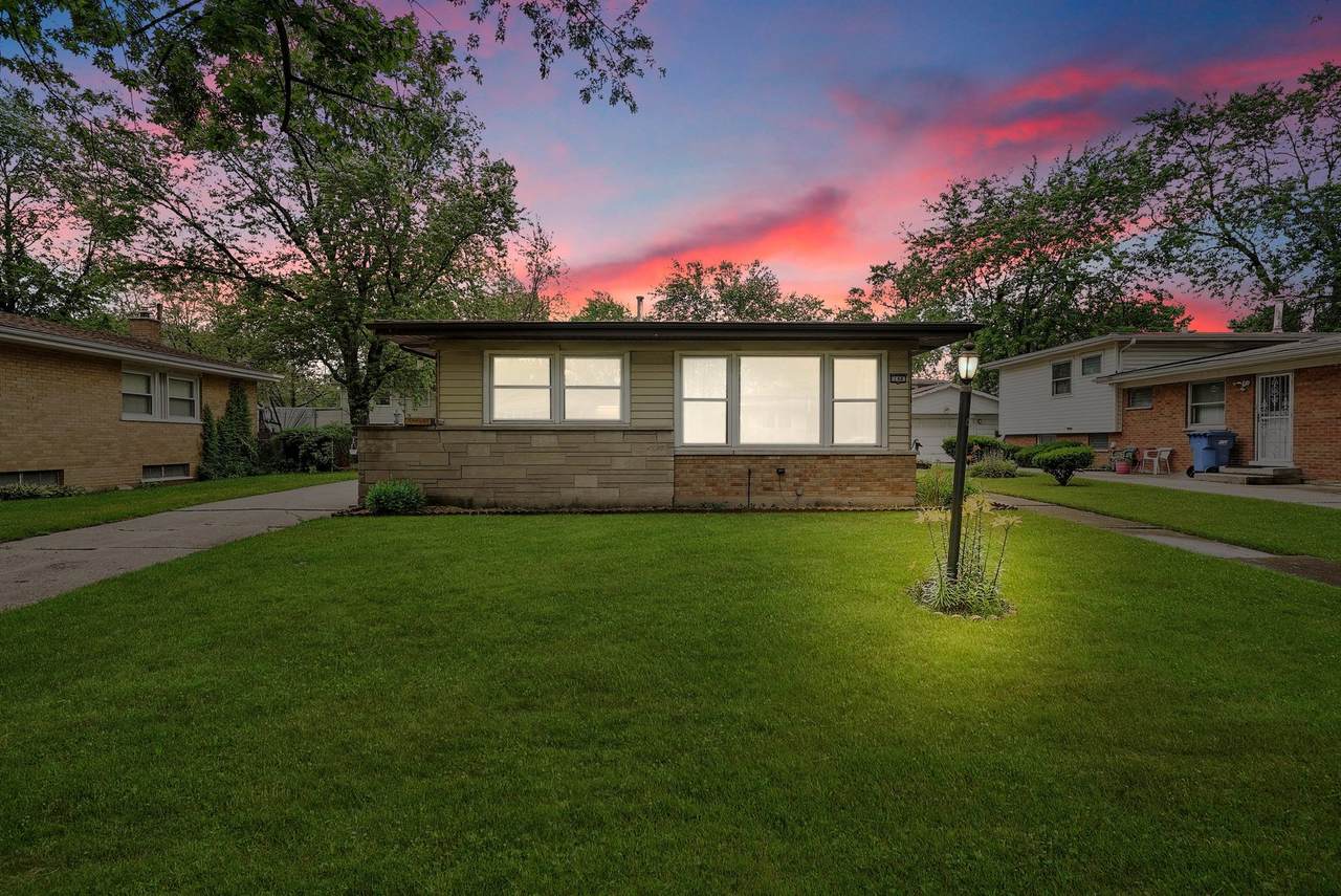 148 Elmwood Drive - Photo 1