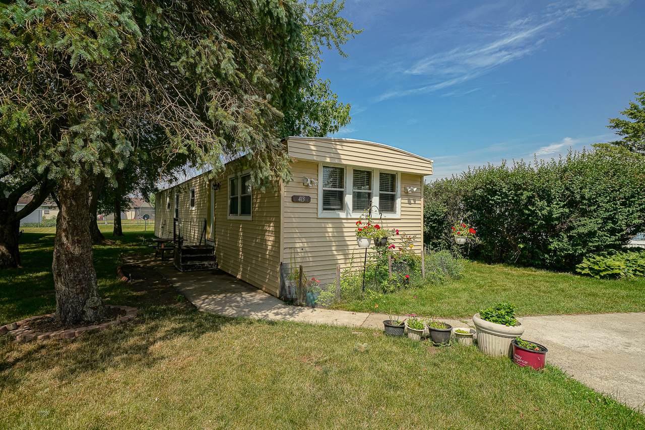413 Spruce Drive - Photo 1