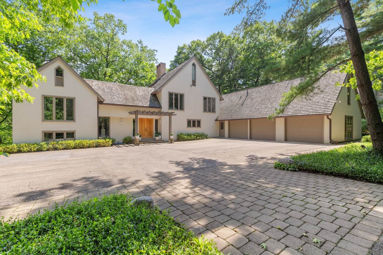 260 Overlook Drive - Photo 1