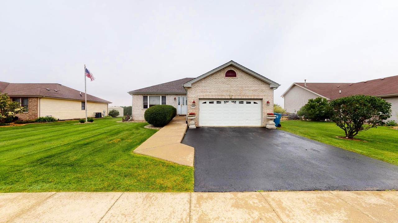 1925 Claire Drive - Photo 1