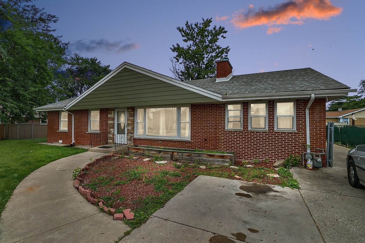 9340 Ridgeland Avenue - Photo 1