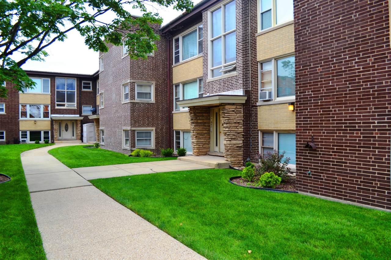 5532 Lawrence Avenue - Photo 1