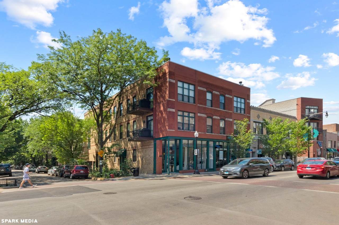 2360 Janssen Avenue - Photo 1