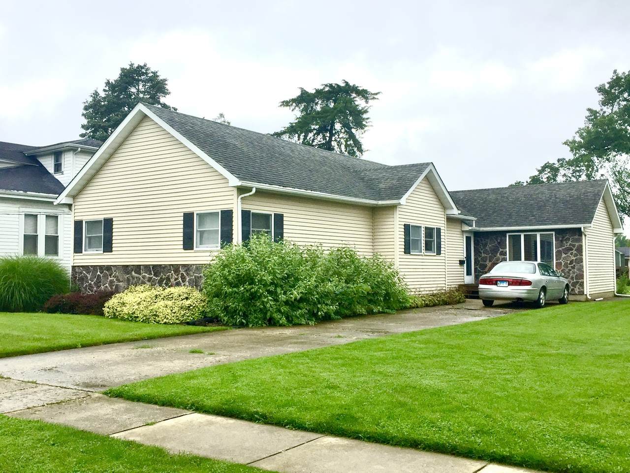 320 Clark Street - Photo 1