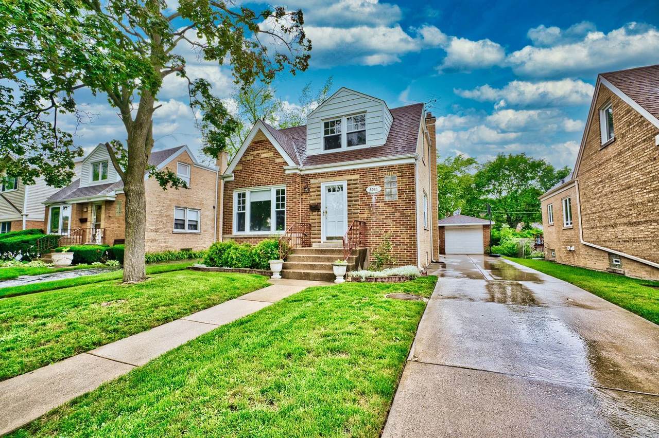 5020 Estes Avenue - Photo 1