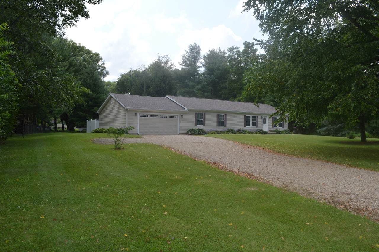 1909 Deerfield Road - Photo 1