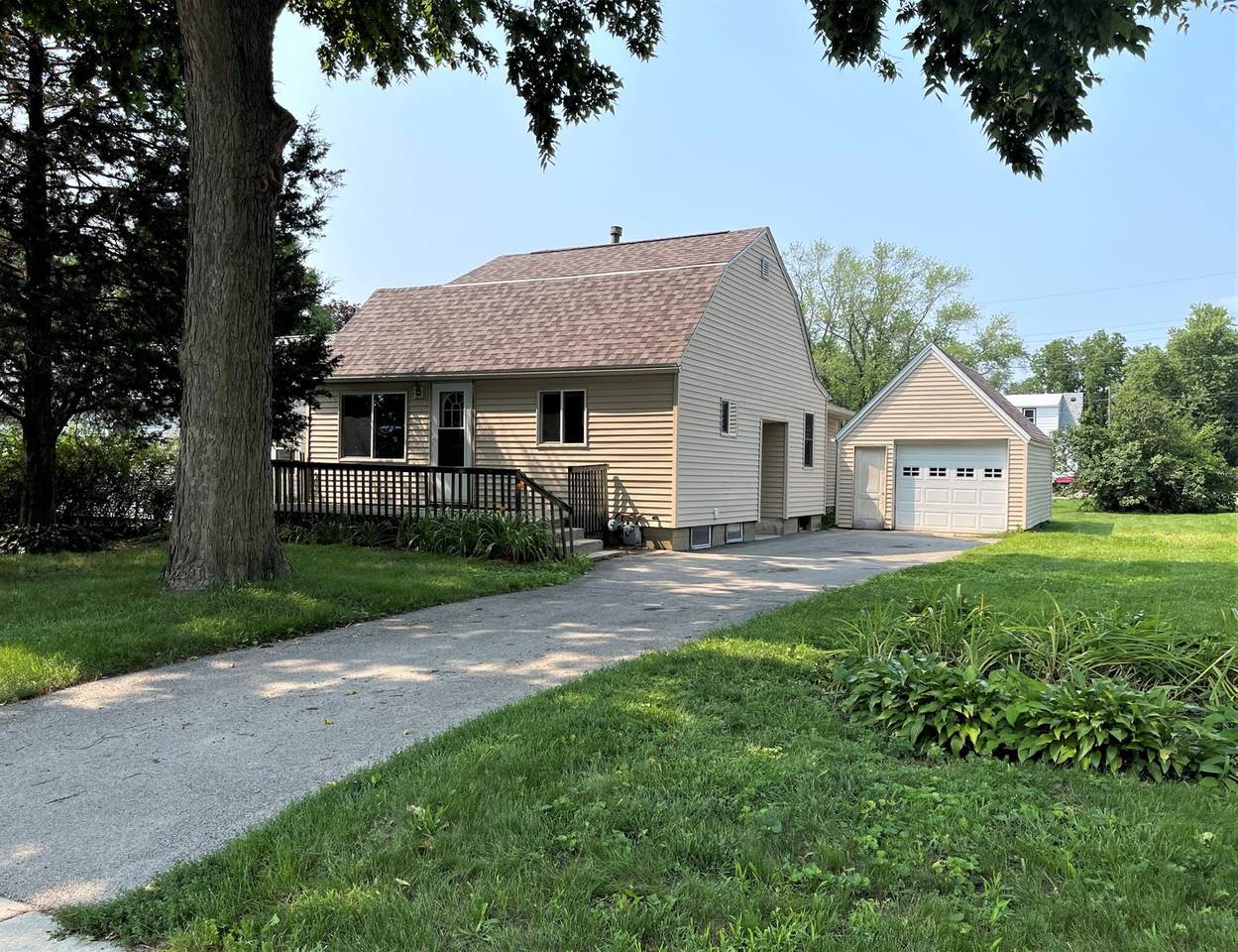 838 Kingsley Drive - Photo 1
