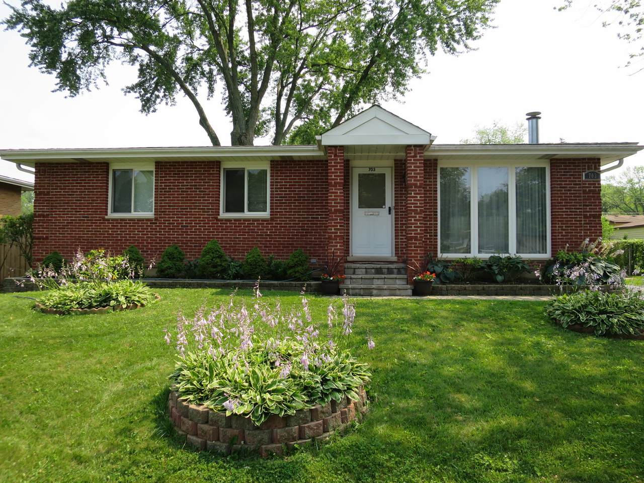 703 Greenwood Drive - Photo 1