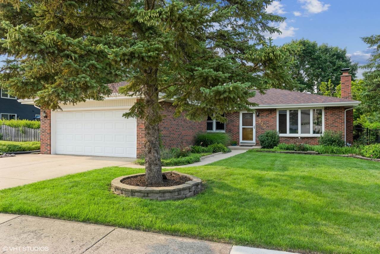 925 Dearborn Circle - Photo 1