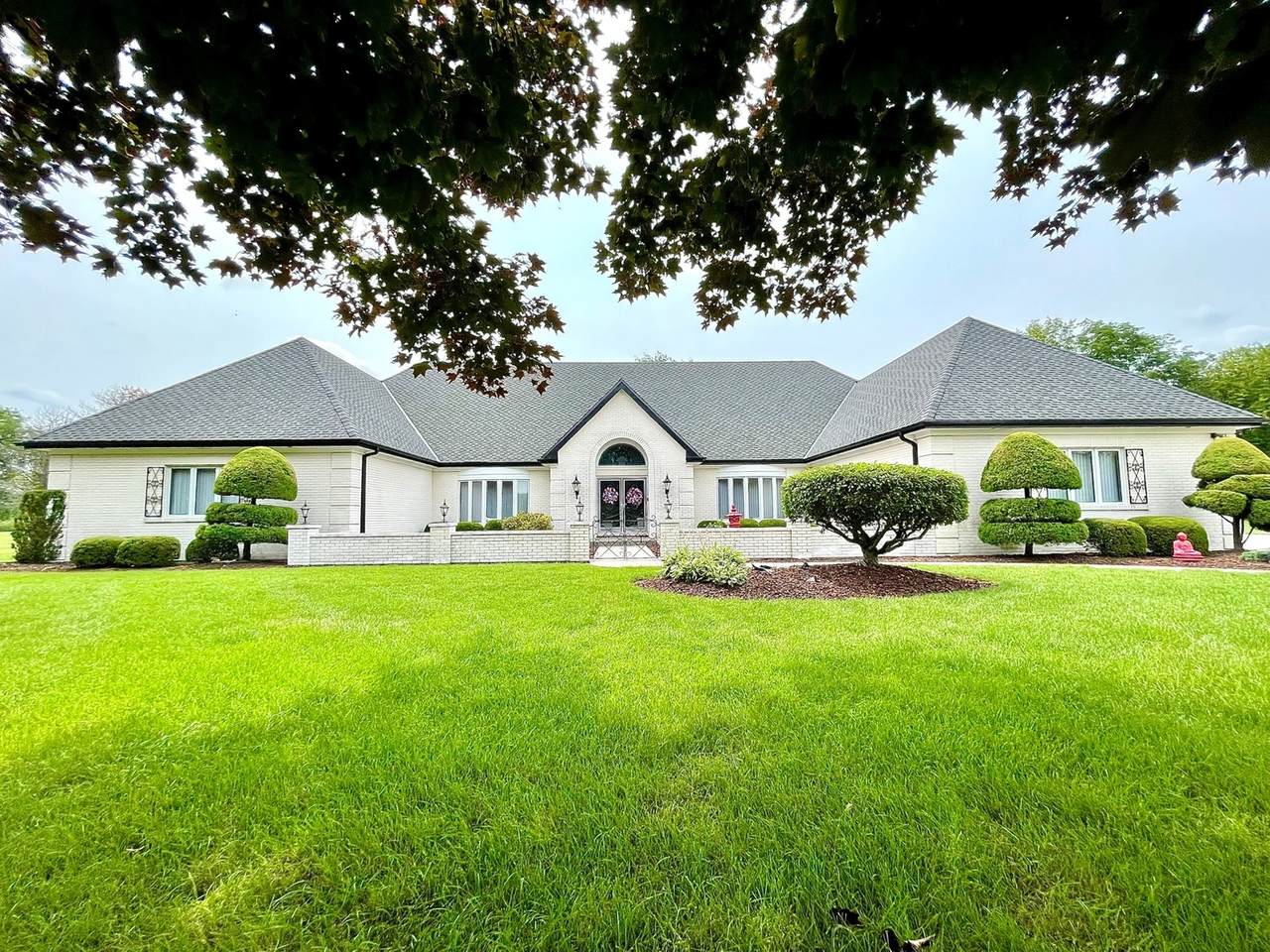 1572 Holly Court - Photo 1