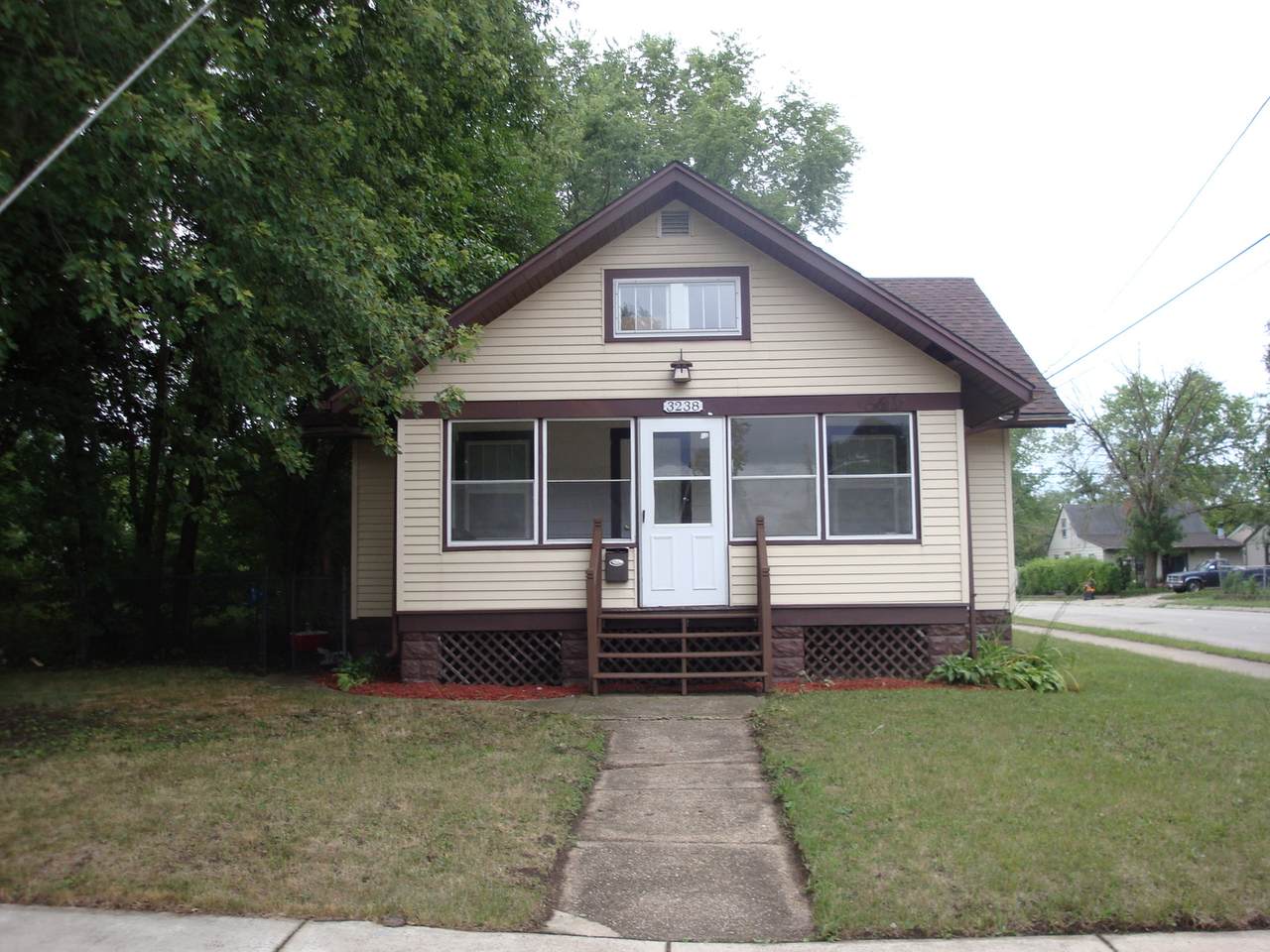 3238 Arline Avenue - Photo 1