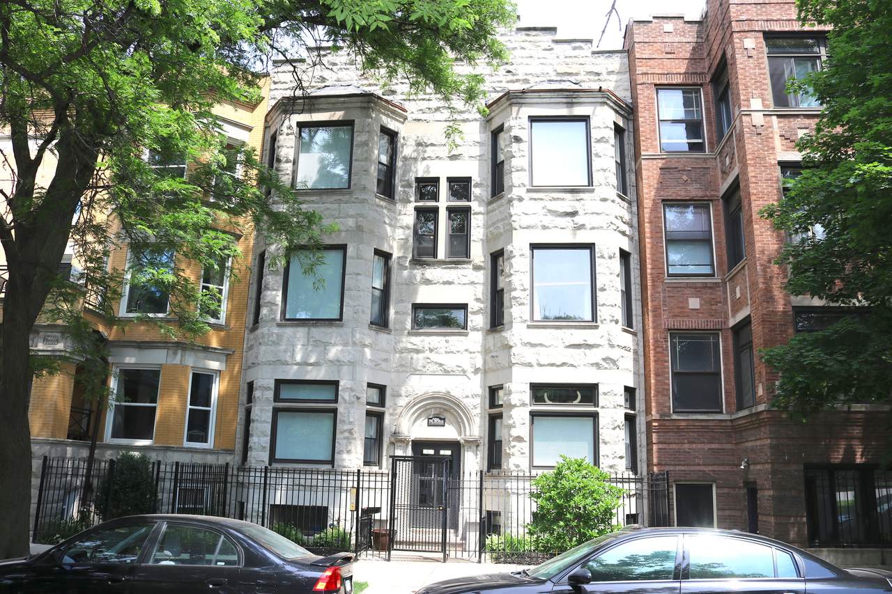 2433 Kedzie Boulevard - Photo 1