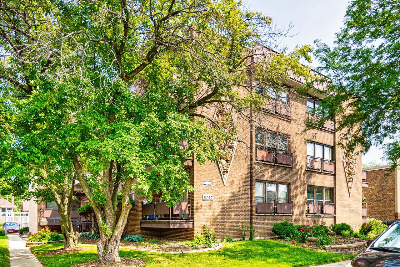 6517 California Avenue - Photo 1