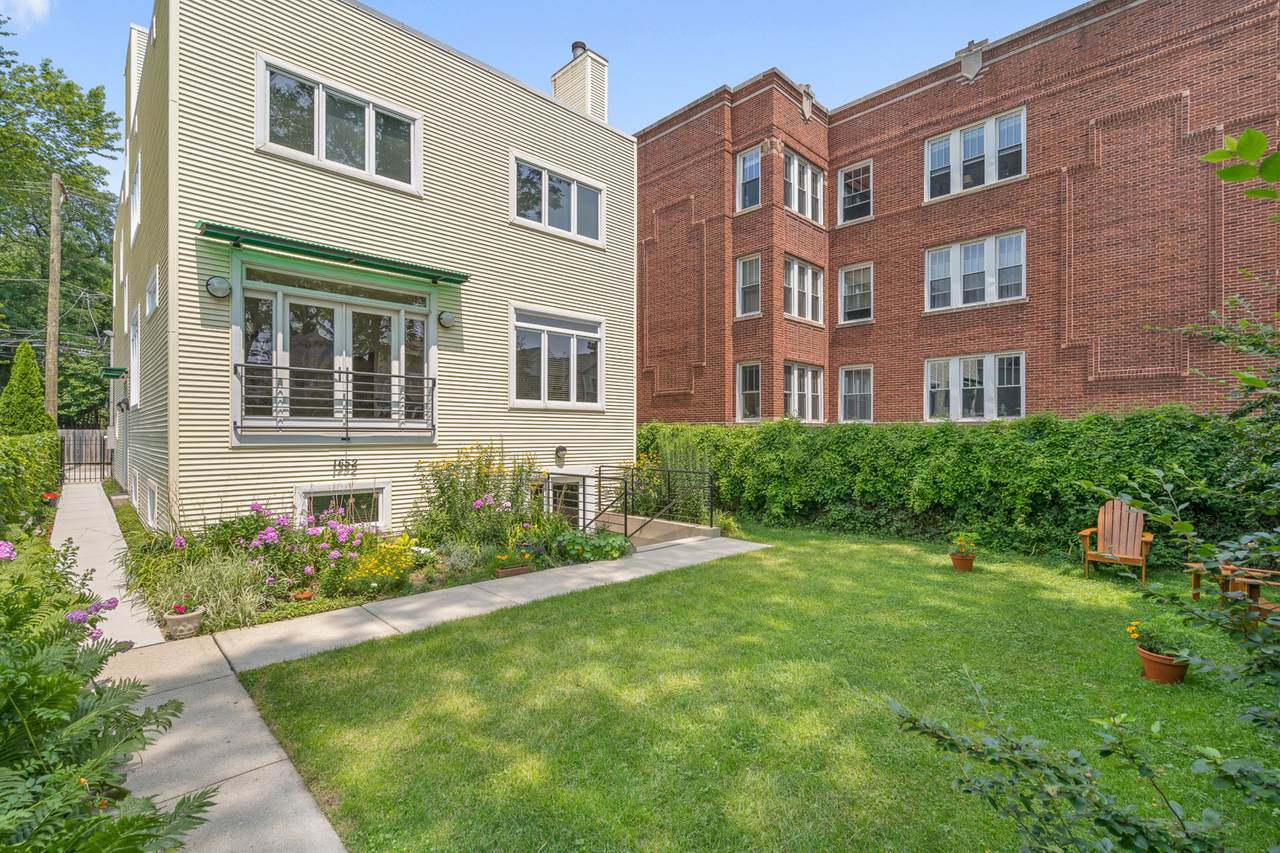 1652 Edgewater Avenue - Photo 1