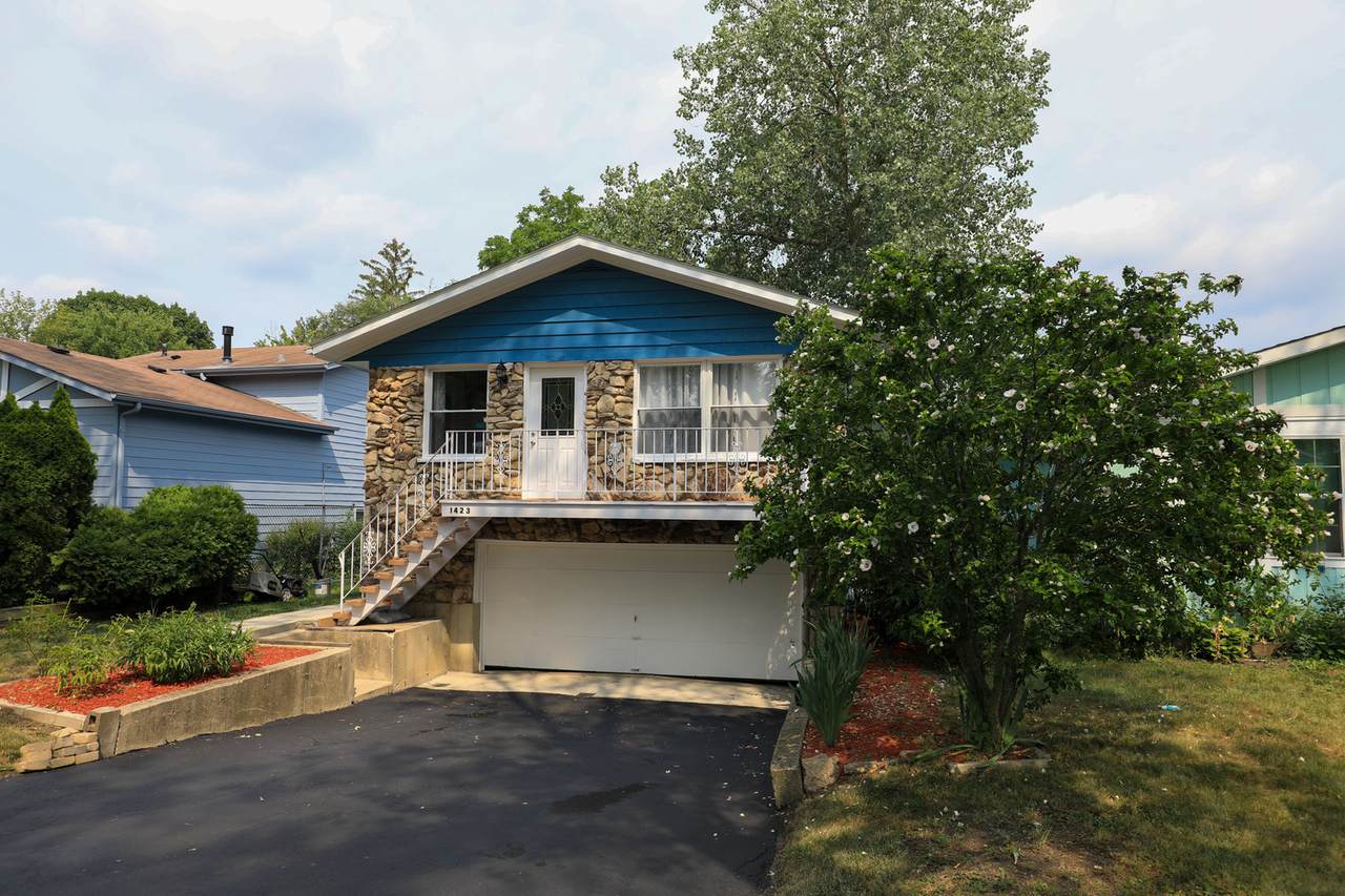 1423 Pleasant Drive - Photo 1