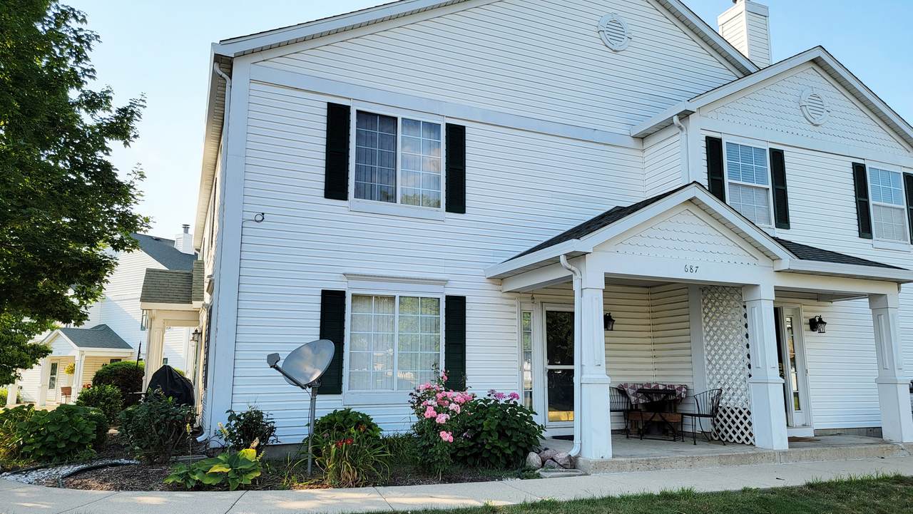 687 Fieldcrest Drive - Photo 1