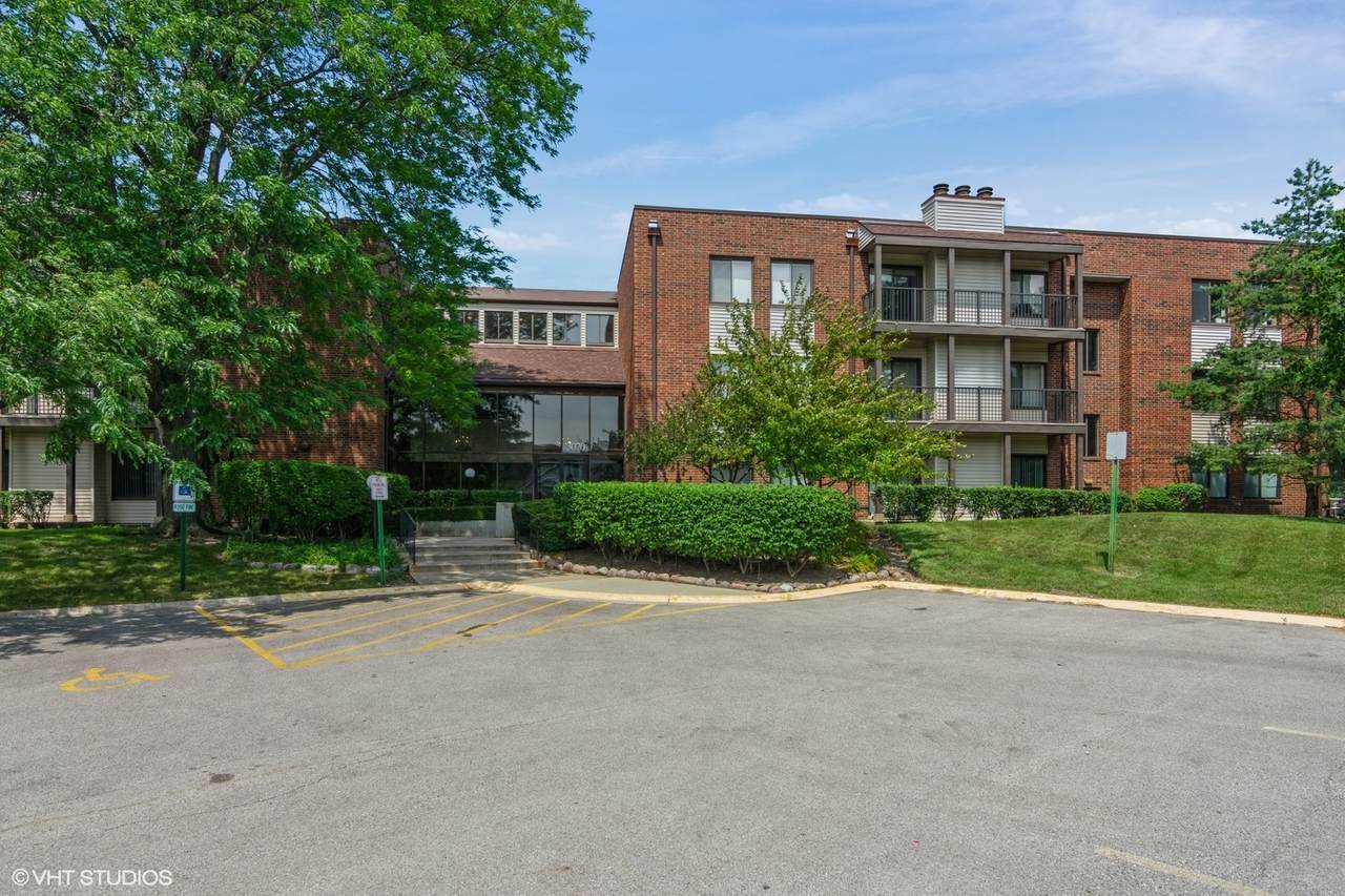 3070 Pheasant Creek Drive - Photo 1