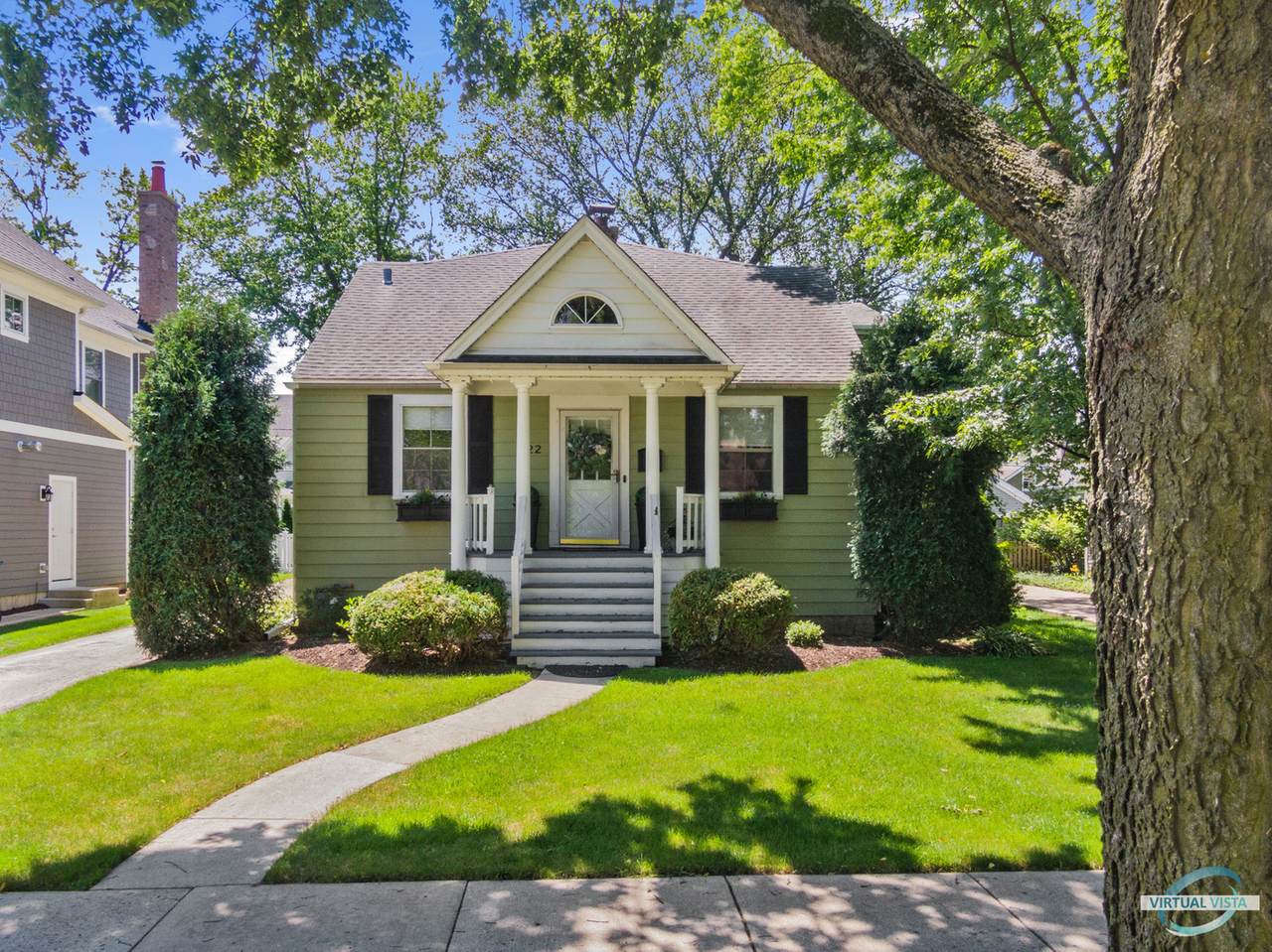 222 Cayuga Avenue - Photo 1