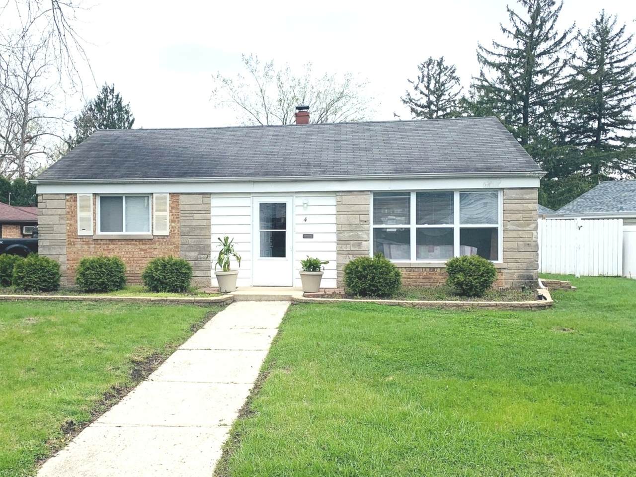 4 Oak Lane - Photo 1