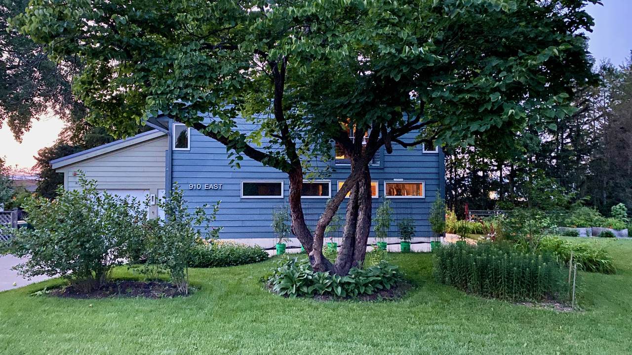 910 Rockland Road - Photo 1