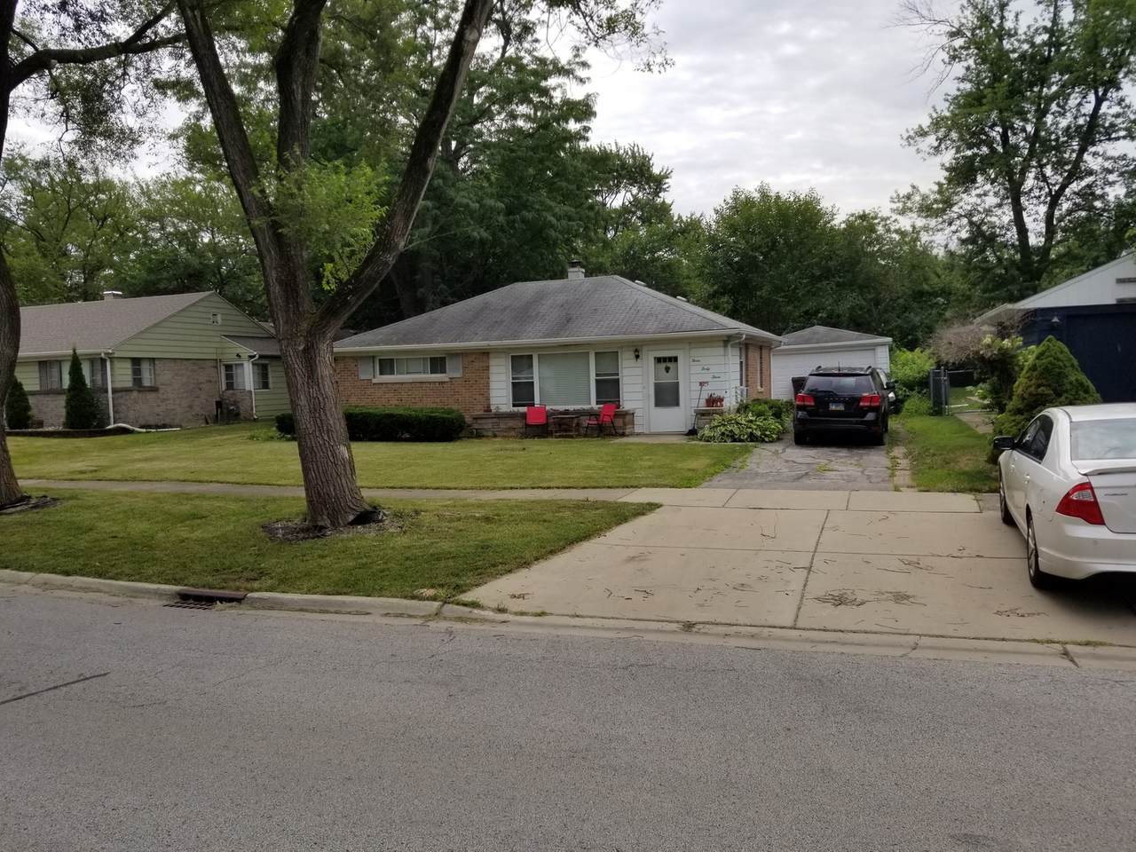 343 Indianwood Boulevard - Photo 1