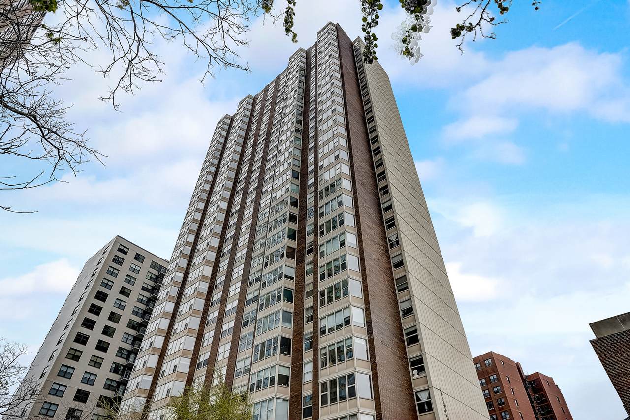 525 Hawthorne Place - Photo 1