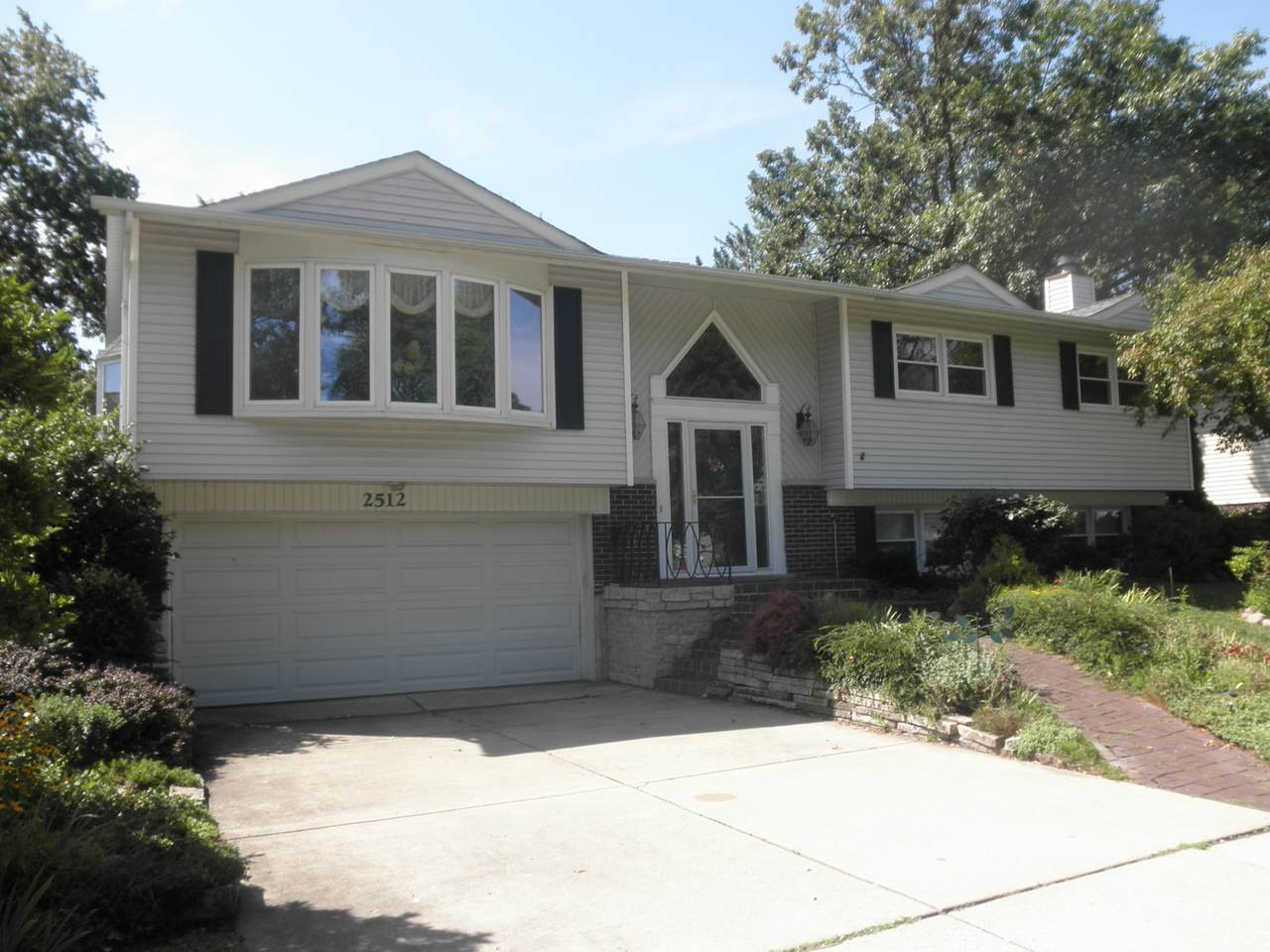 2512 Walnut Avenue - Photo 1