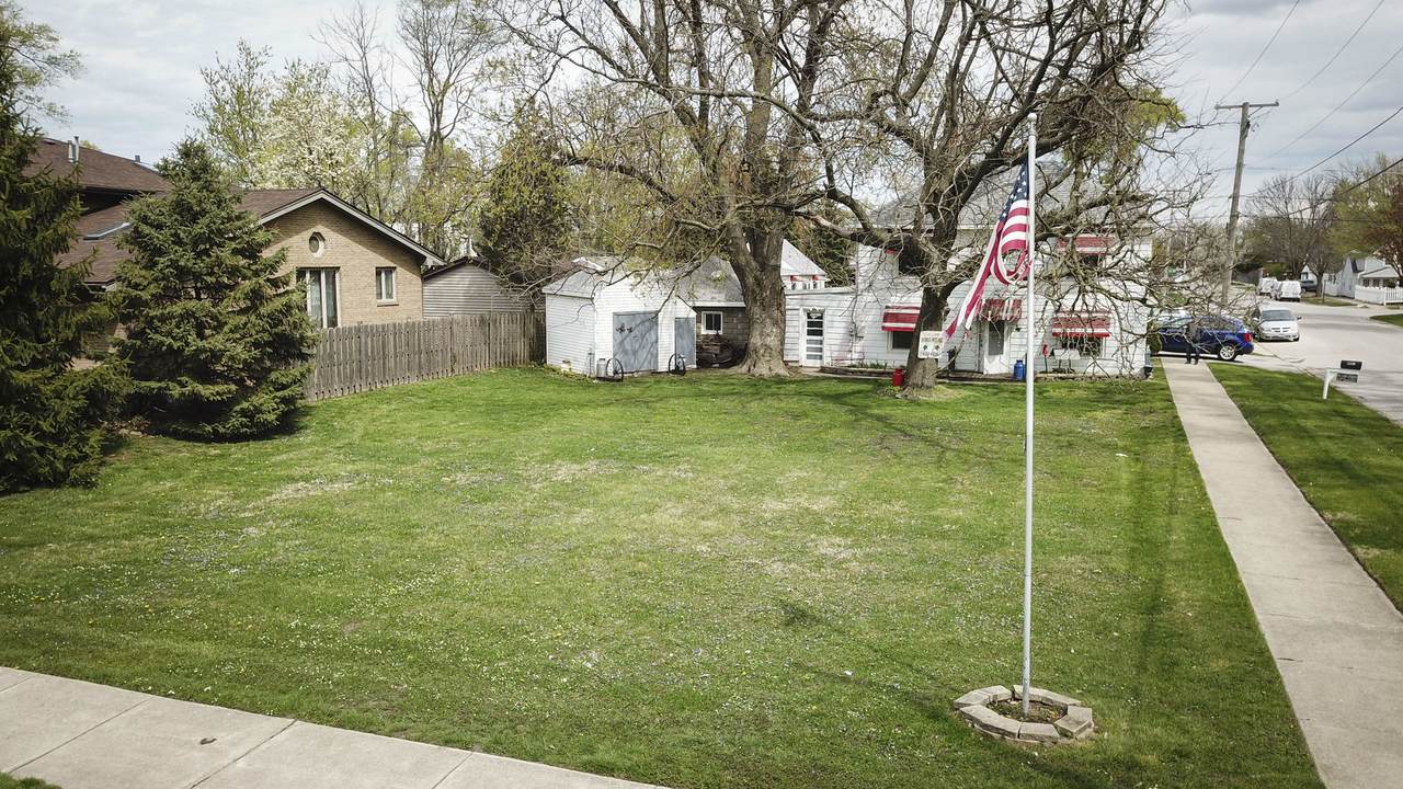 9957 Merrimac Avenue - Photo 1