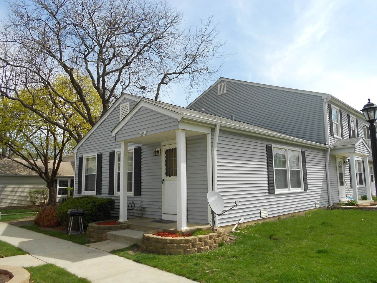 424 James Court - Photo 1