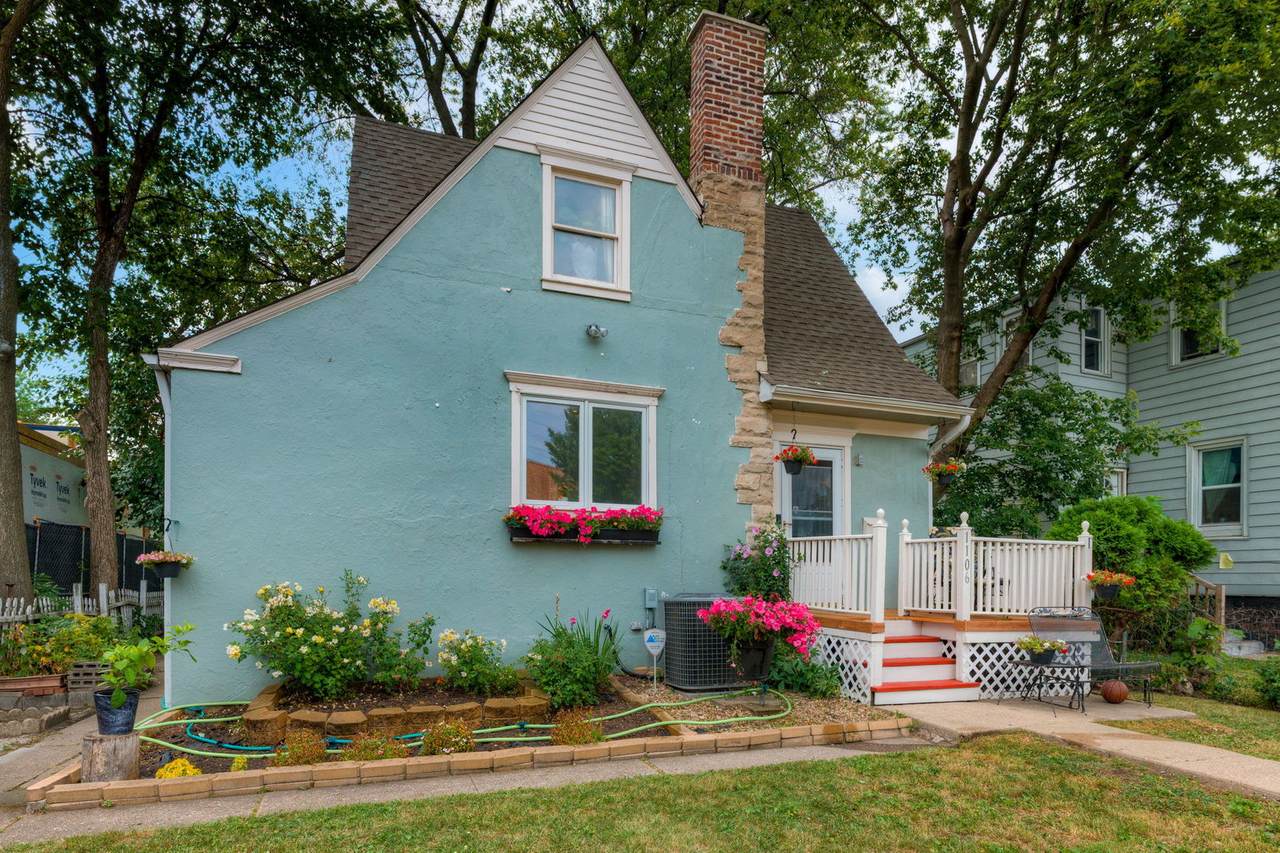 1106 Hartrey Avenue - Photo 1