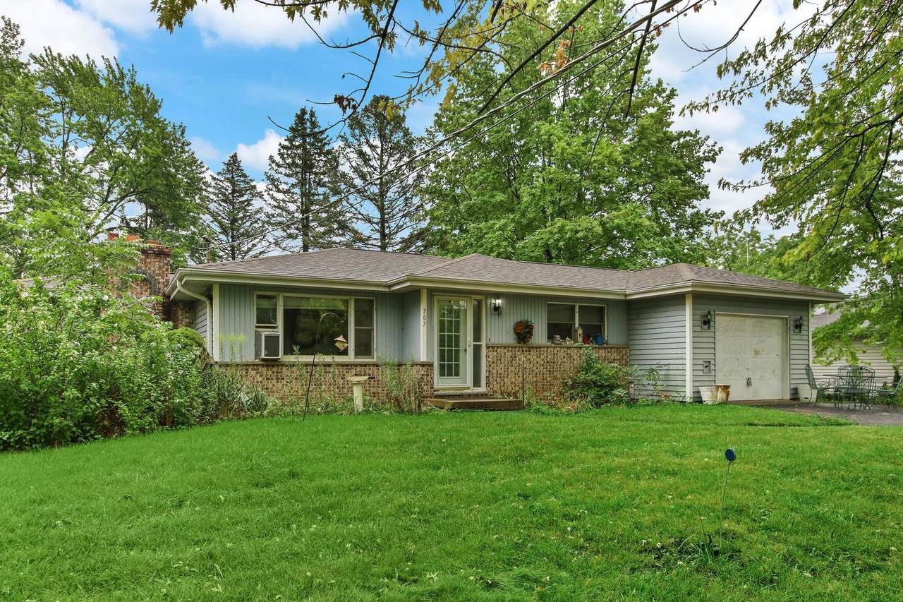 707 Crestview Drive - Photo 1