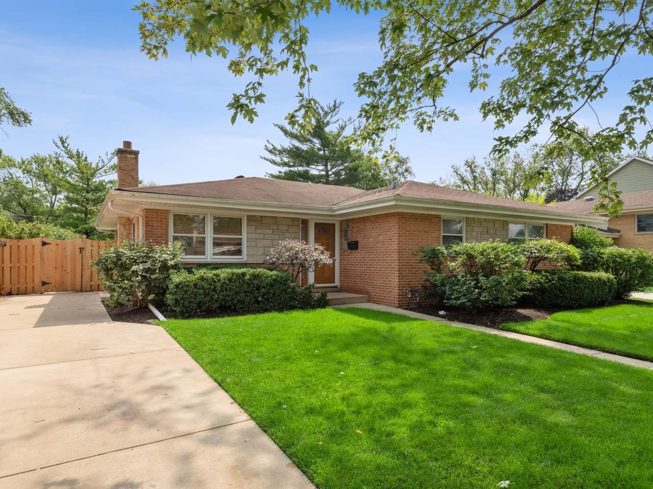 734 Lavergne Avenue - Photo 1