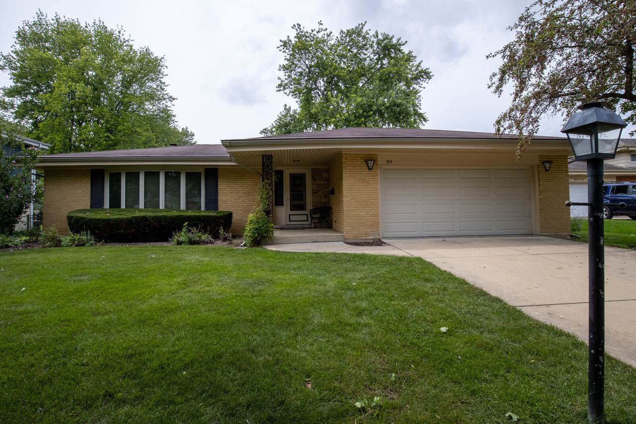 210 Fernandez Avenue - Photo 1