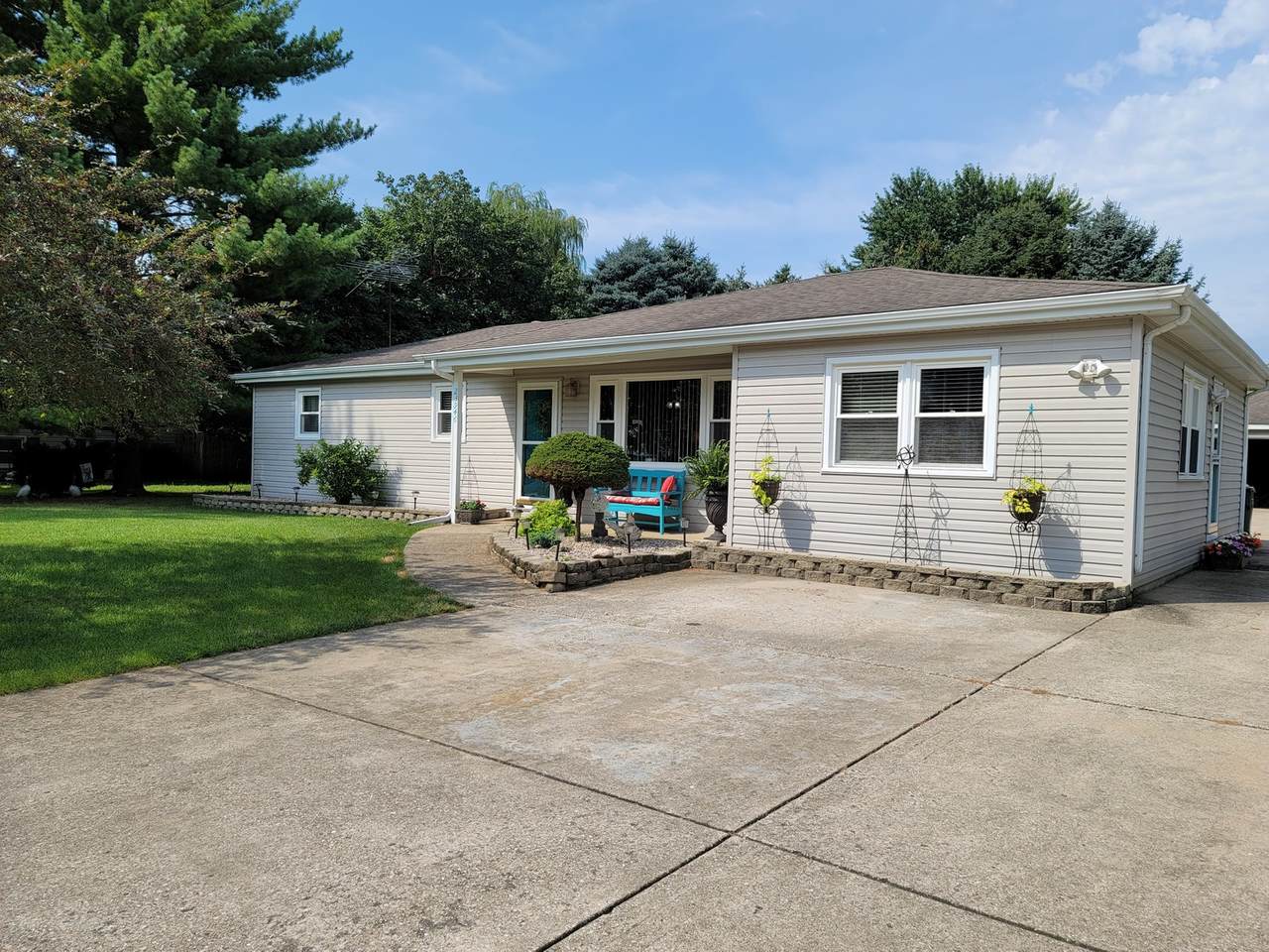 23946 Cardinal Drive - Photo 1