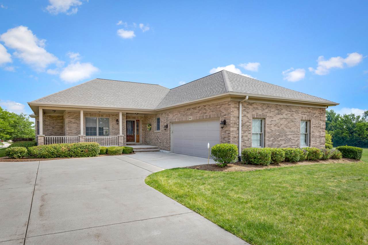 940 Riverdale Court - Photo 1