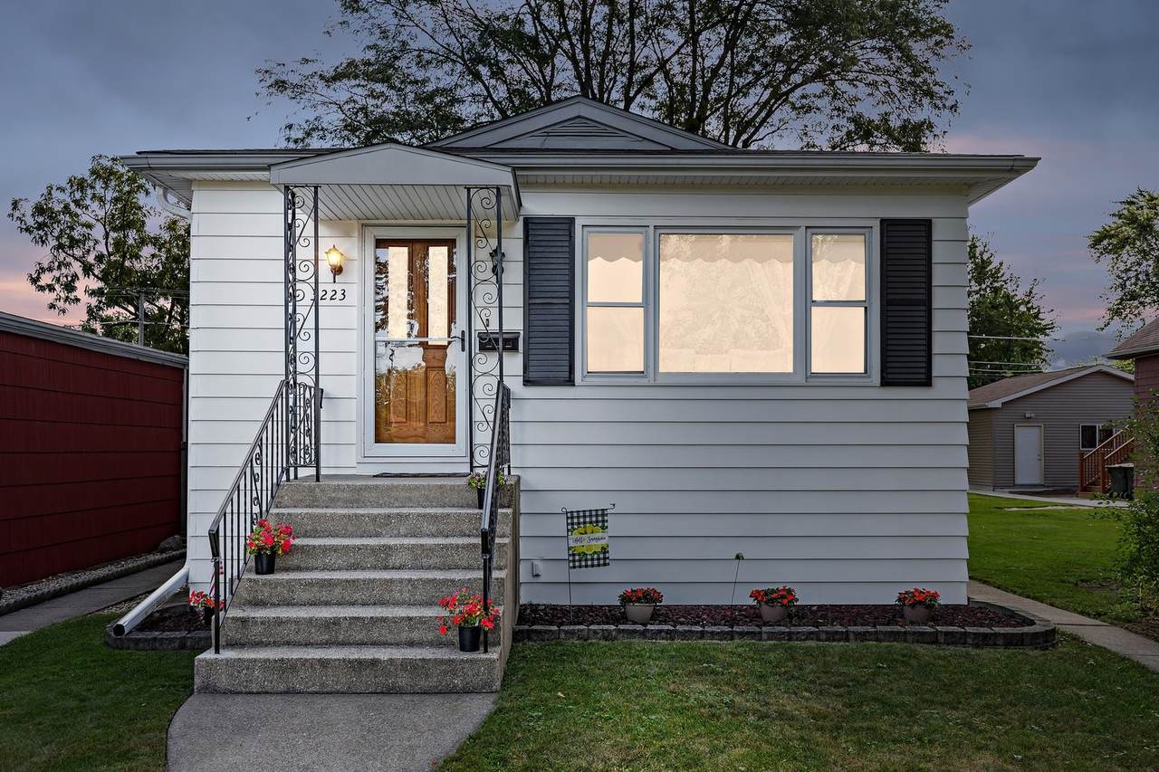3223 Vernon Avenue - Photo 1
