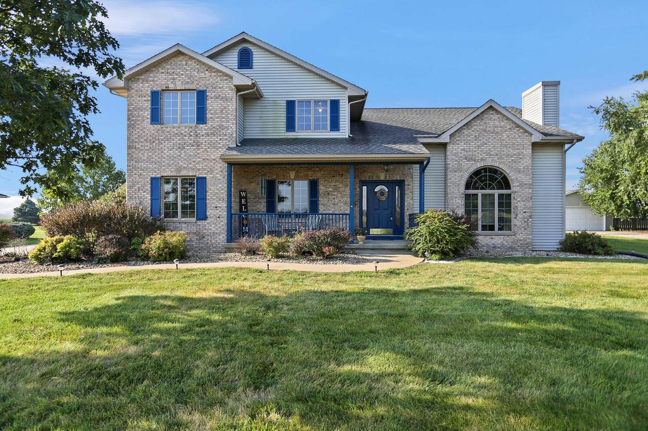 416 Newton Street - Photo 1