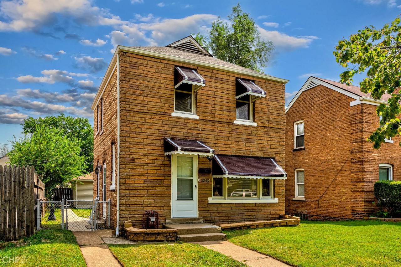 10843 Avenue O - Photo 1