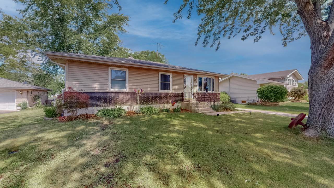26 56th Place - Photo 1