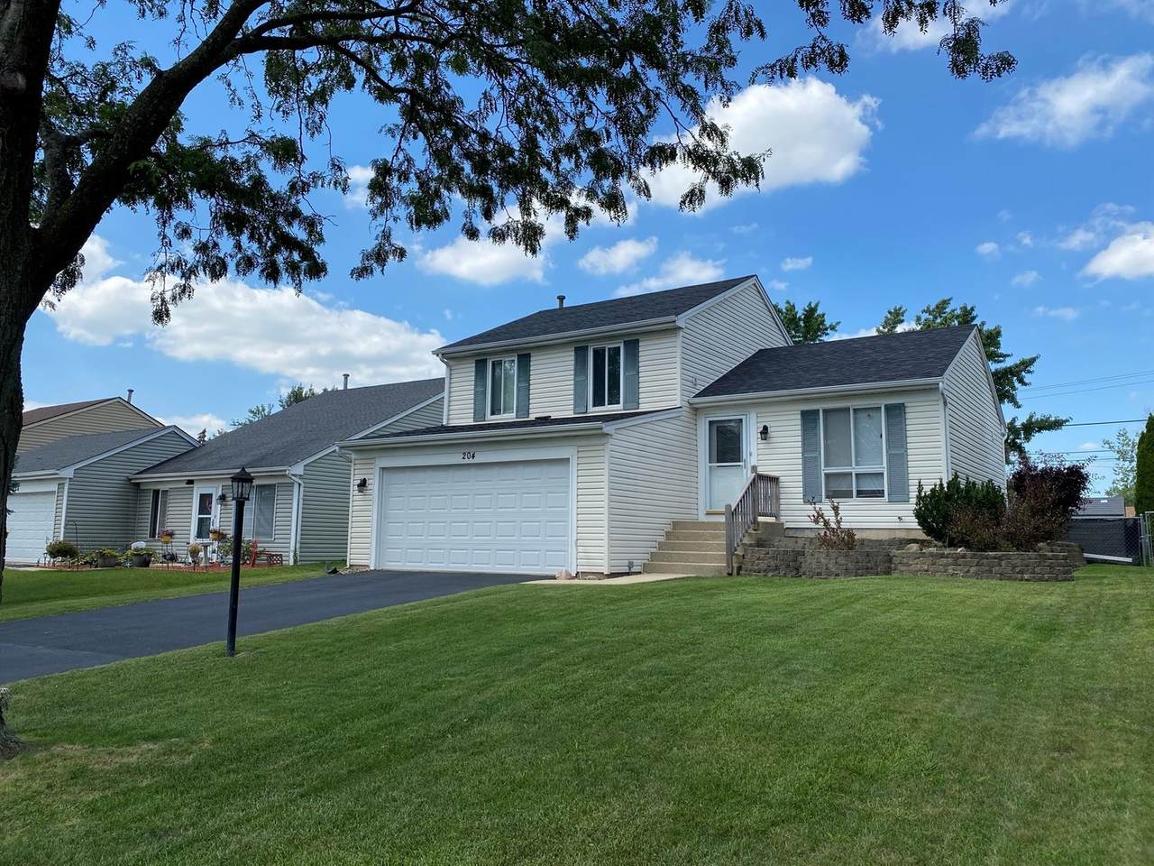 204 Iris Drive - Photo 1
